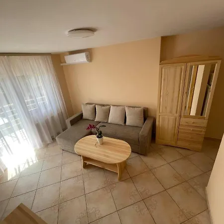 Csernai بيت للعطل بالاتونفوريد