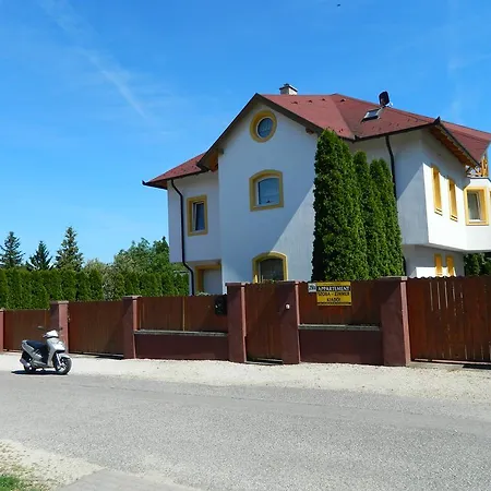 Csernai بيت للعطل بالاتونفوريد