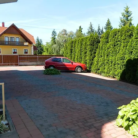 Csernai بيت للعطل